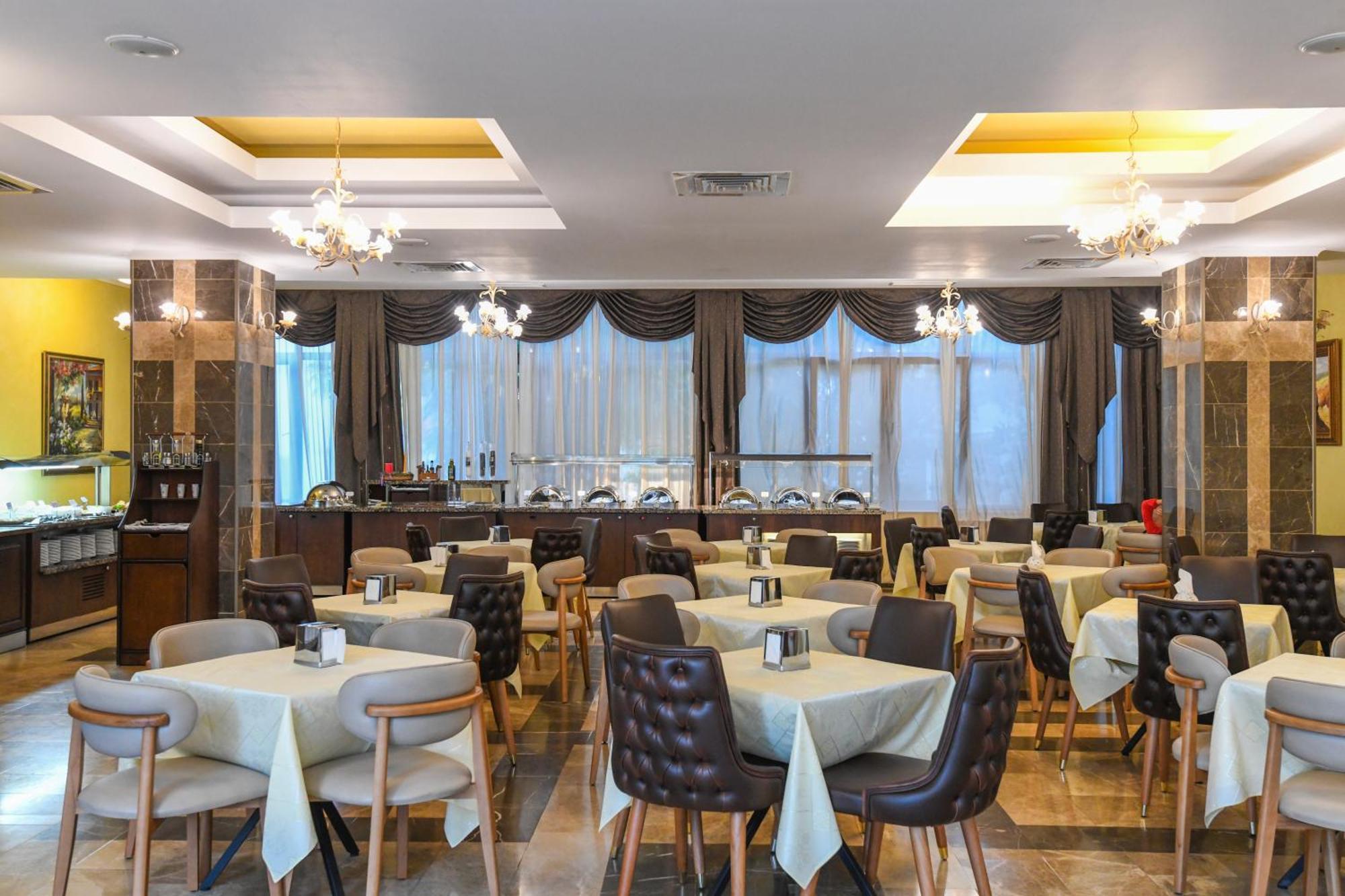 Hotel Saturn Dış mekan fotoğraf