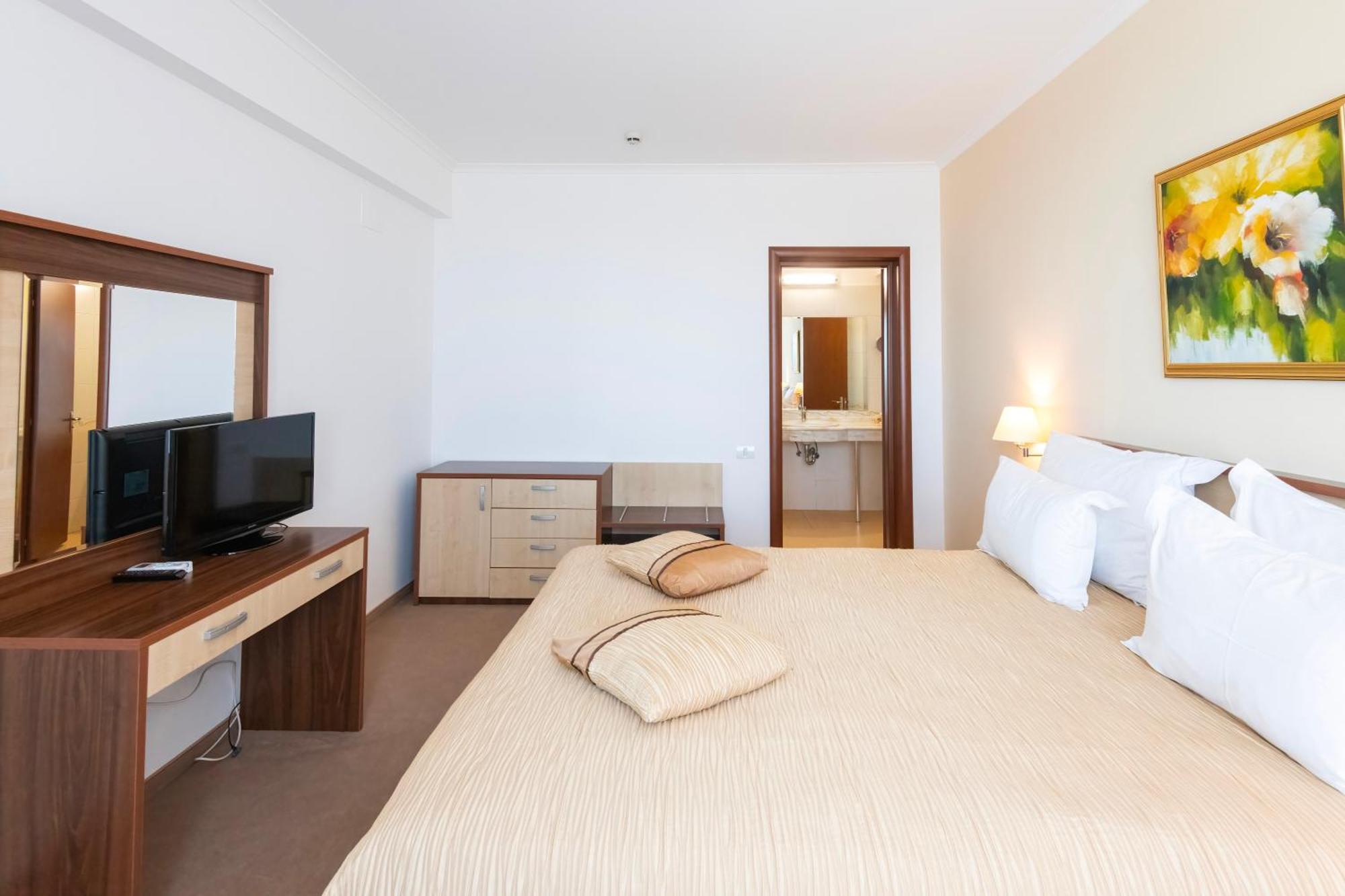 Hotel Saturn Dış mekan fotoğraf