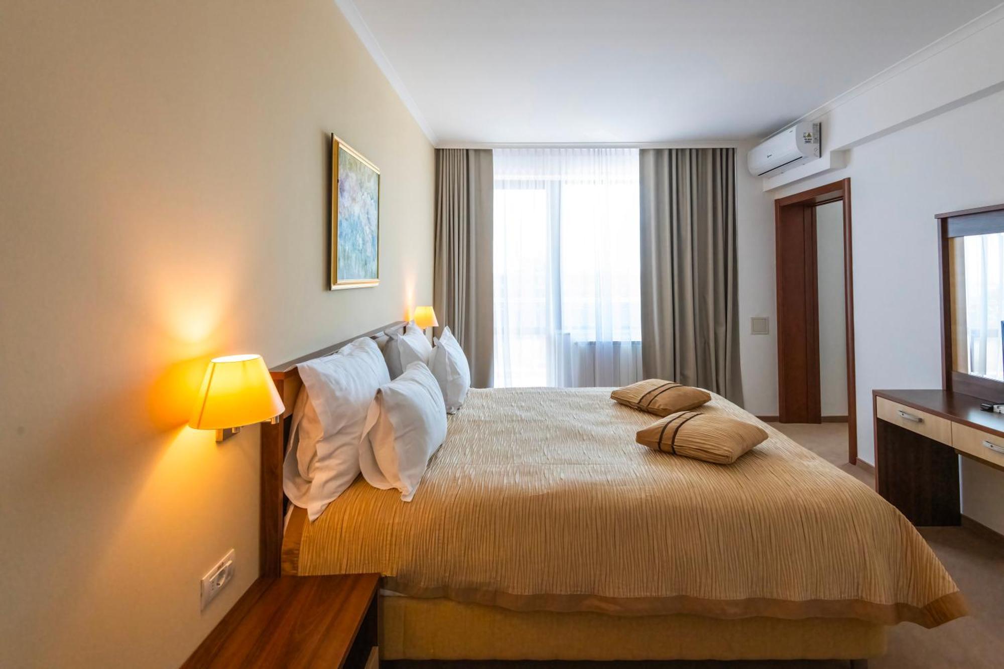 Hotel Saturn Dış mekan fotoğraf